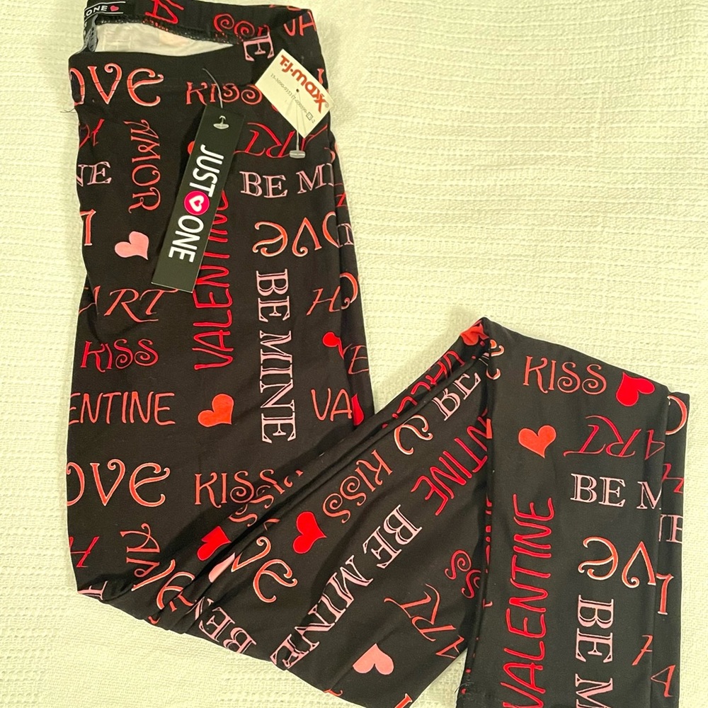 Valentine’s Day leggings